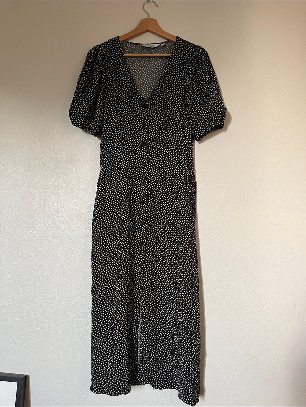 & Other Stories Black Polka Dot Midi Dress with Puff Sleeves